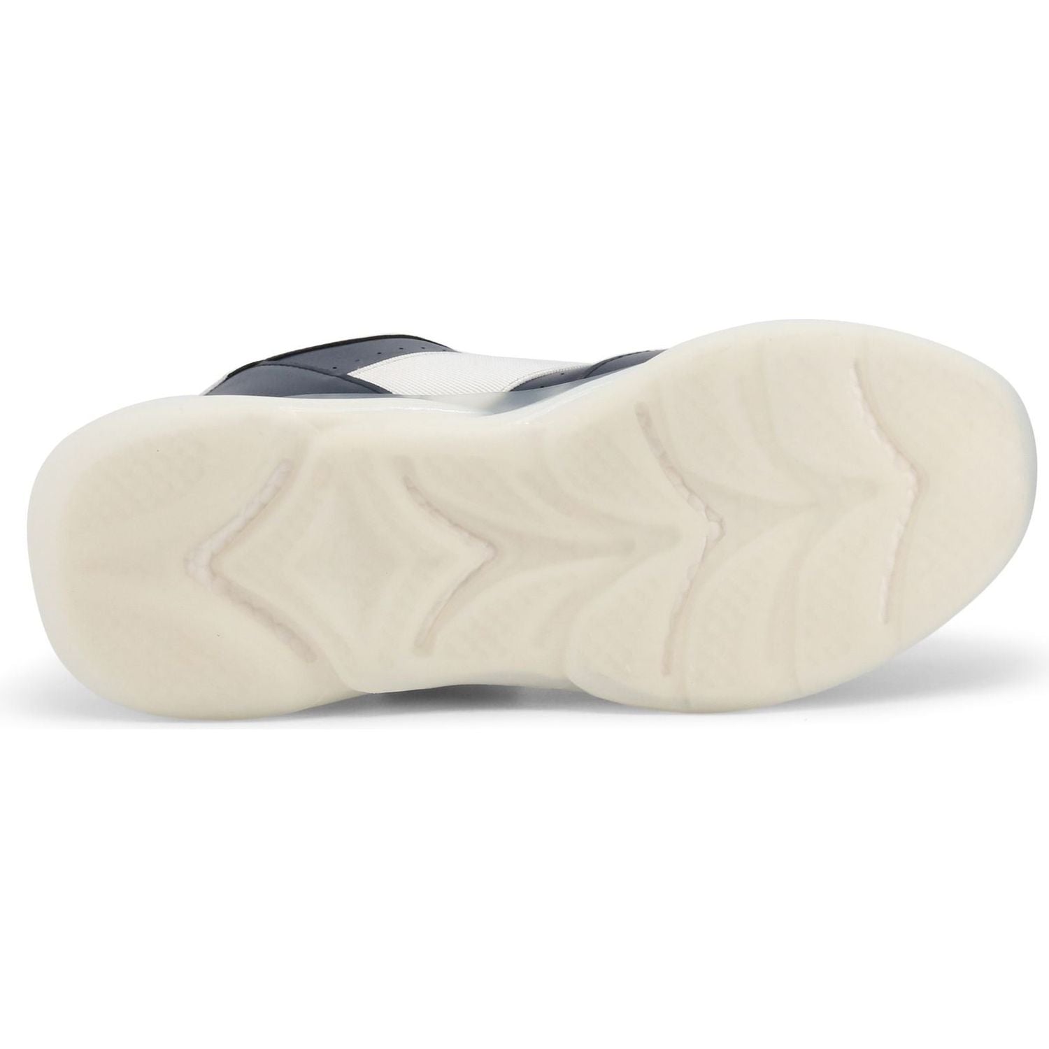 أحذية رياضية مفتوحة