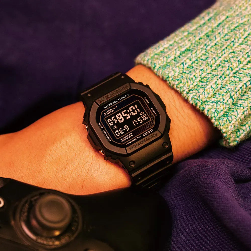 CASIO G-SHOCK Mod. THE ORIGIN - RAINBOW BRICK WALL SERIE DW-5600RW-1ER