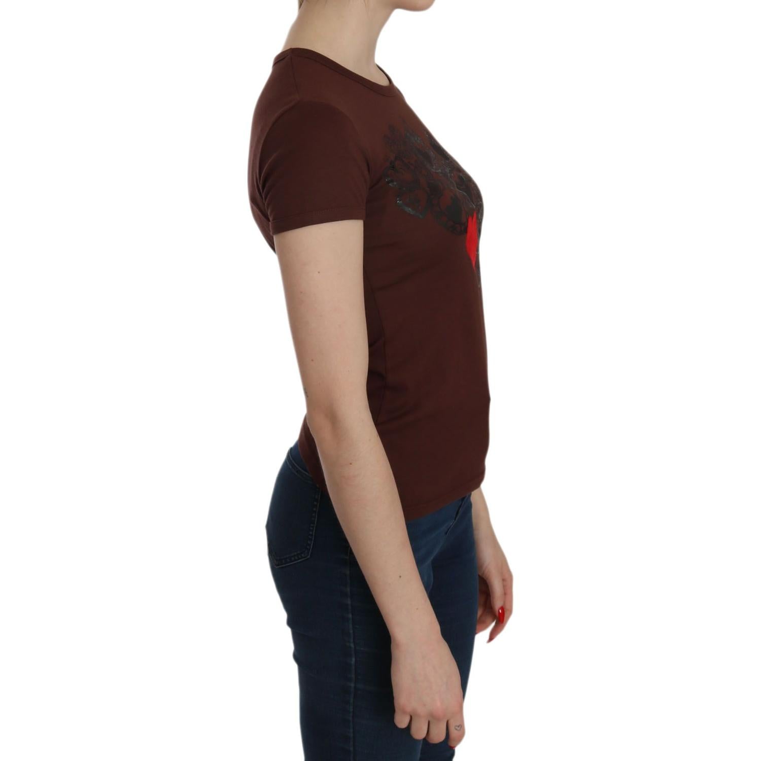 بلوزة Exte Chic ذات رقبة دائرية وطبعة قلب باللون البني