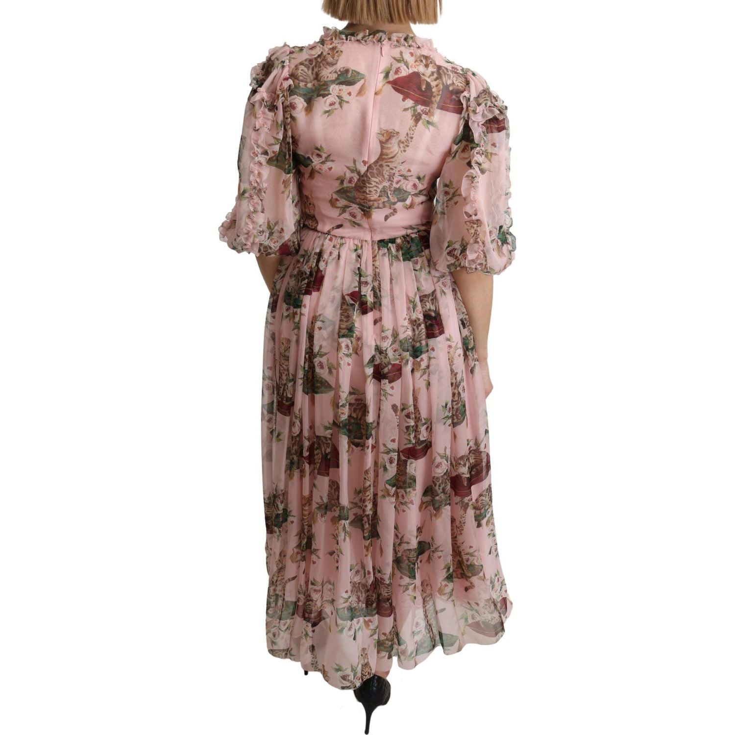 فستان ماكسي أنيق بطبعة قطة بنغالية باللون الوردي من دولتشي آند غابانا