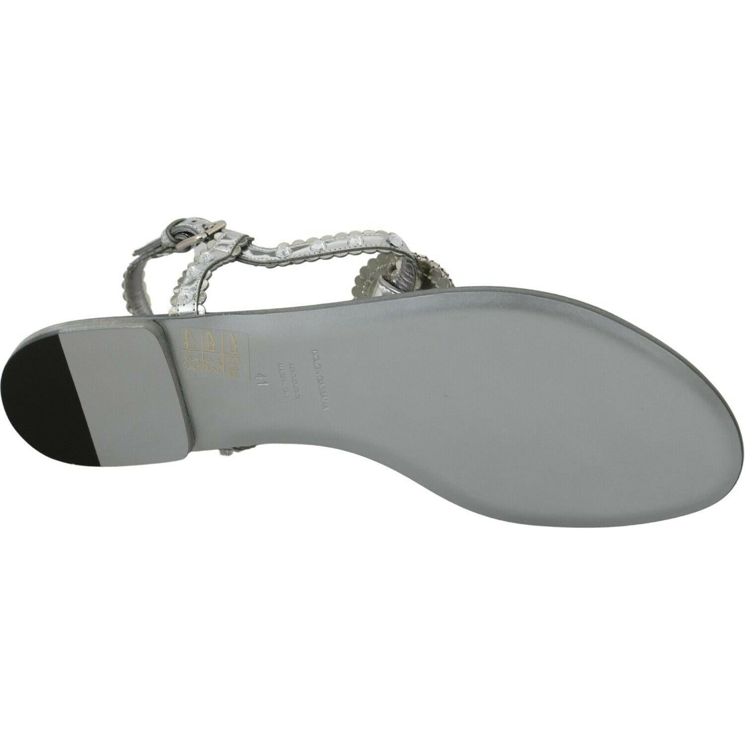 حذاء مسطح فضي أنيق من دولتشي آند غابانا مزين بالكريستال