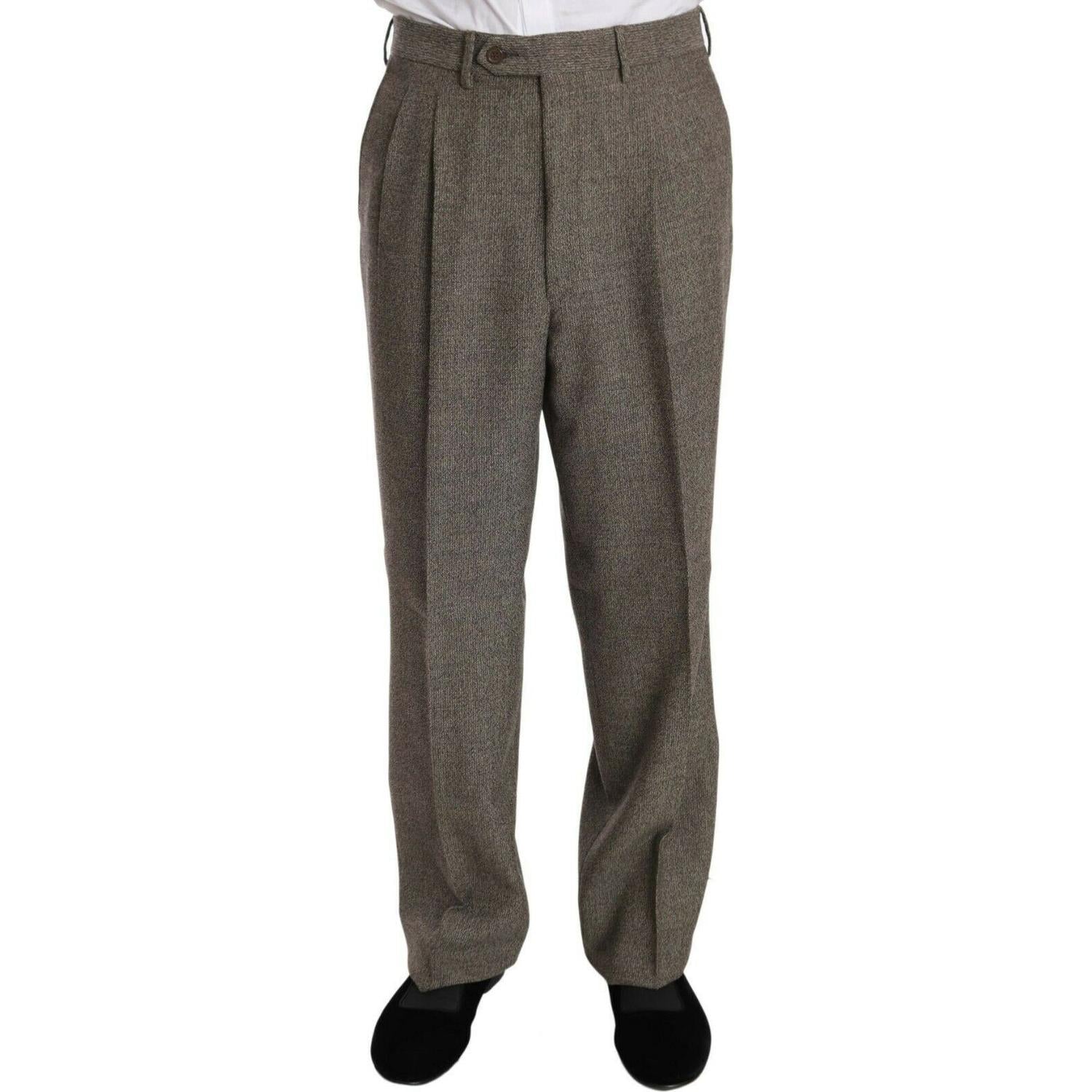 بدلة رجالية أنيقة من الصوف باللون البني الفاتح من فندي