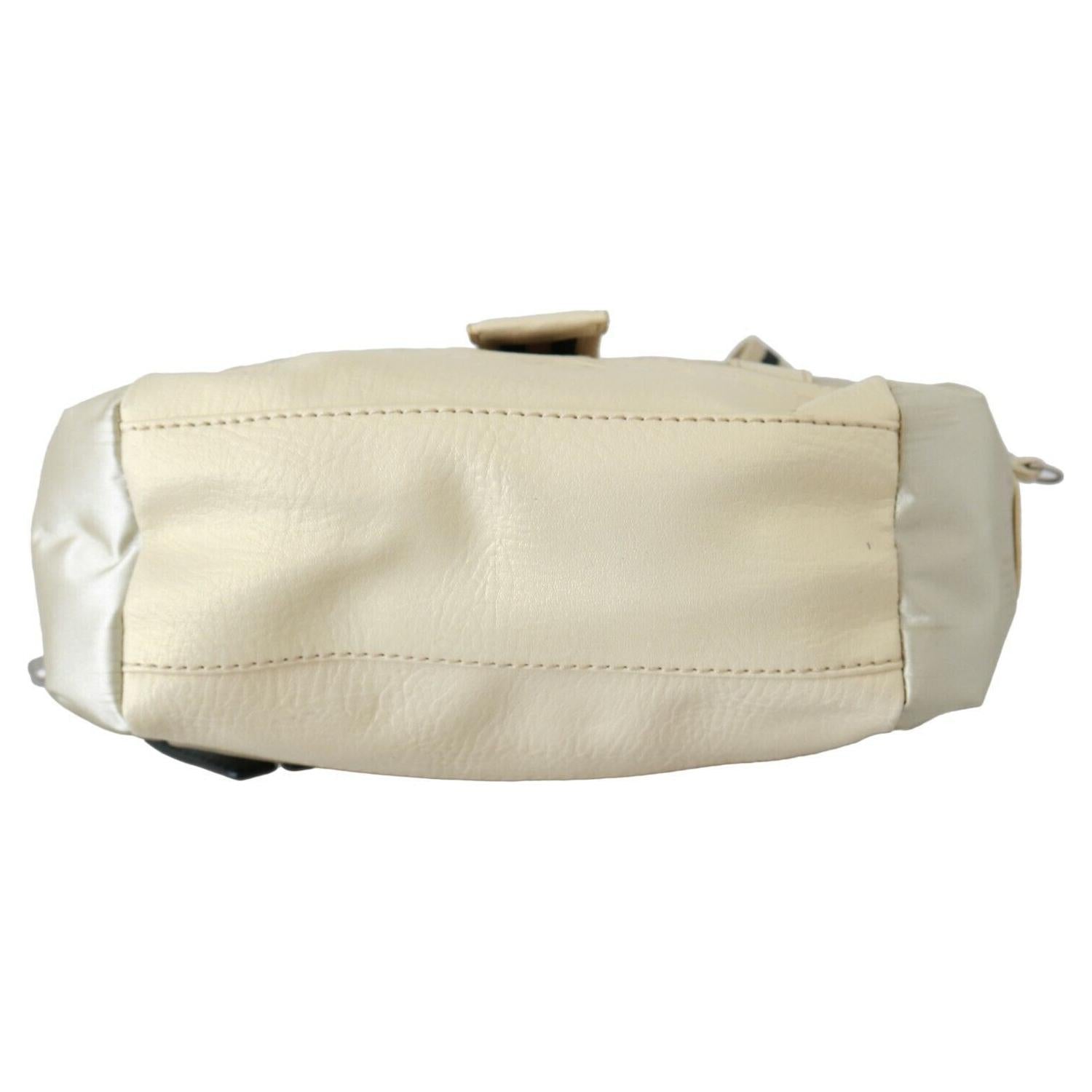 حقيبة يد واي فيرير أنيقة من القماش باللون البيج