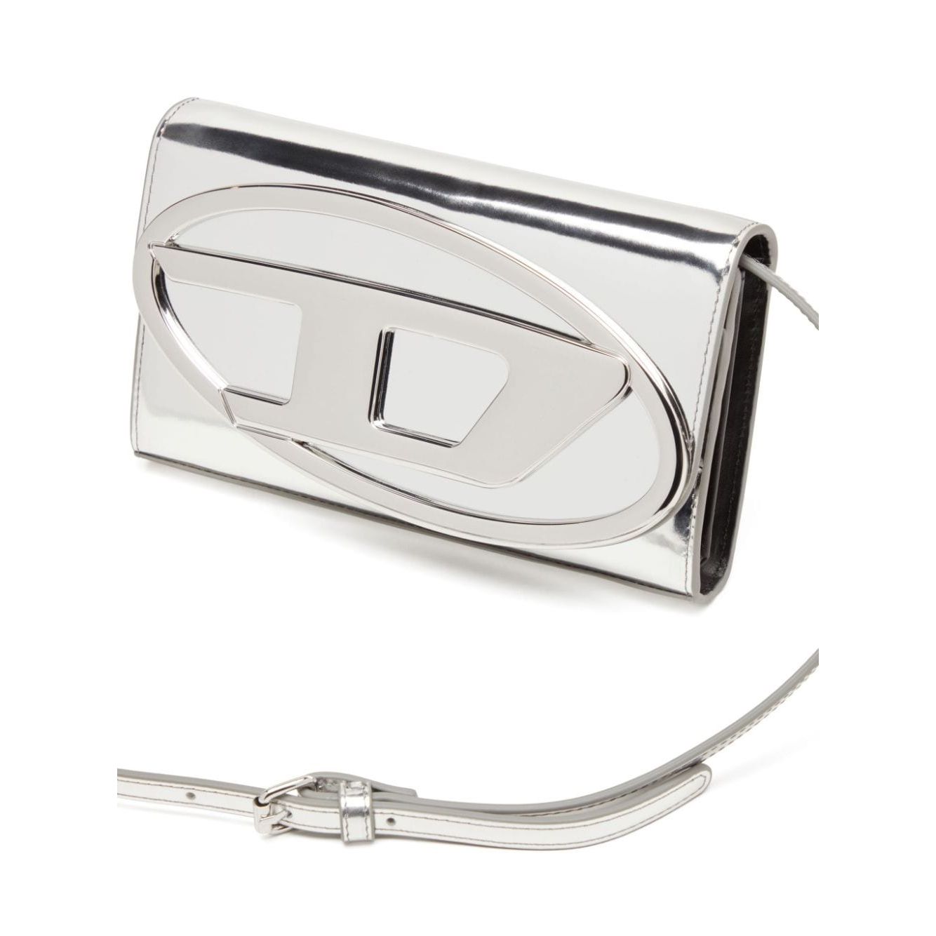 حقيبة ديزل من جلد العجل باللون الفضي