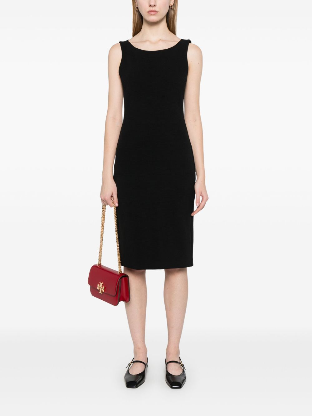 Front view with bag zipped and handles upright.