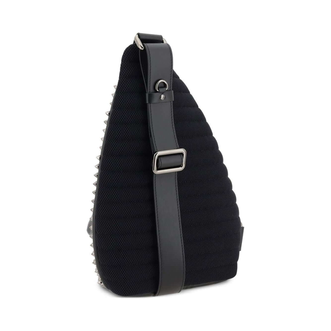 Front view with bag zipped and handles upright.