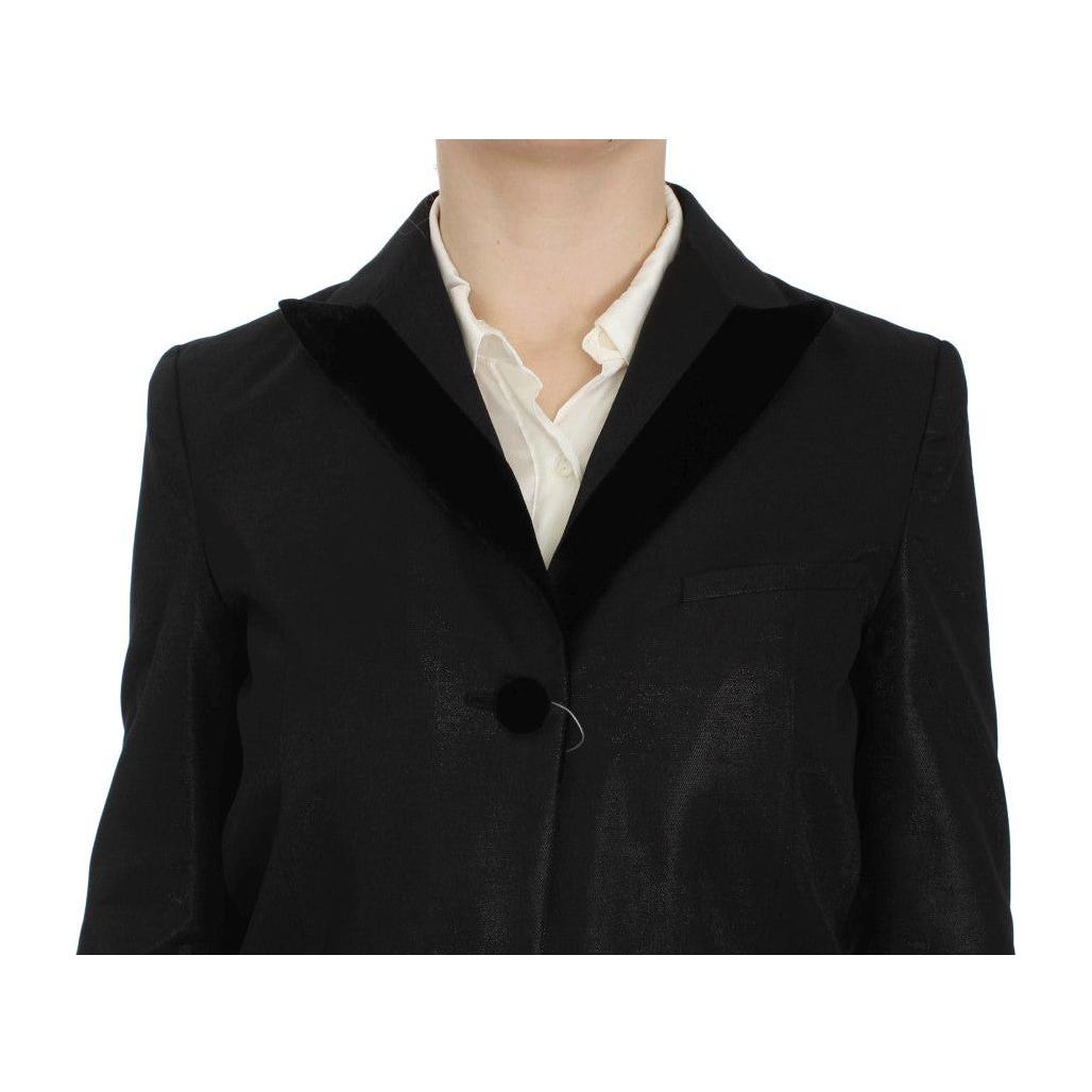 بدلة أنيقة مكونة من ثلاث قطع باللون الأسود