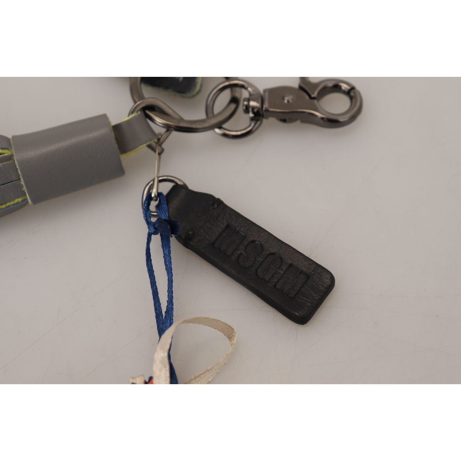 سلسلة مفاتيح وحقيبة أنيقة متعددة الألوان من MSGM