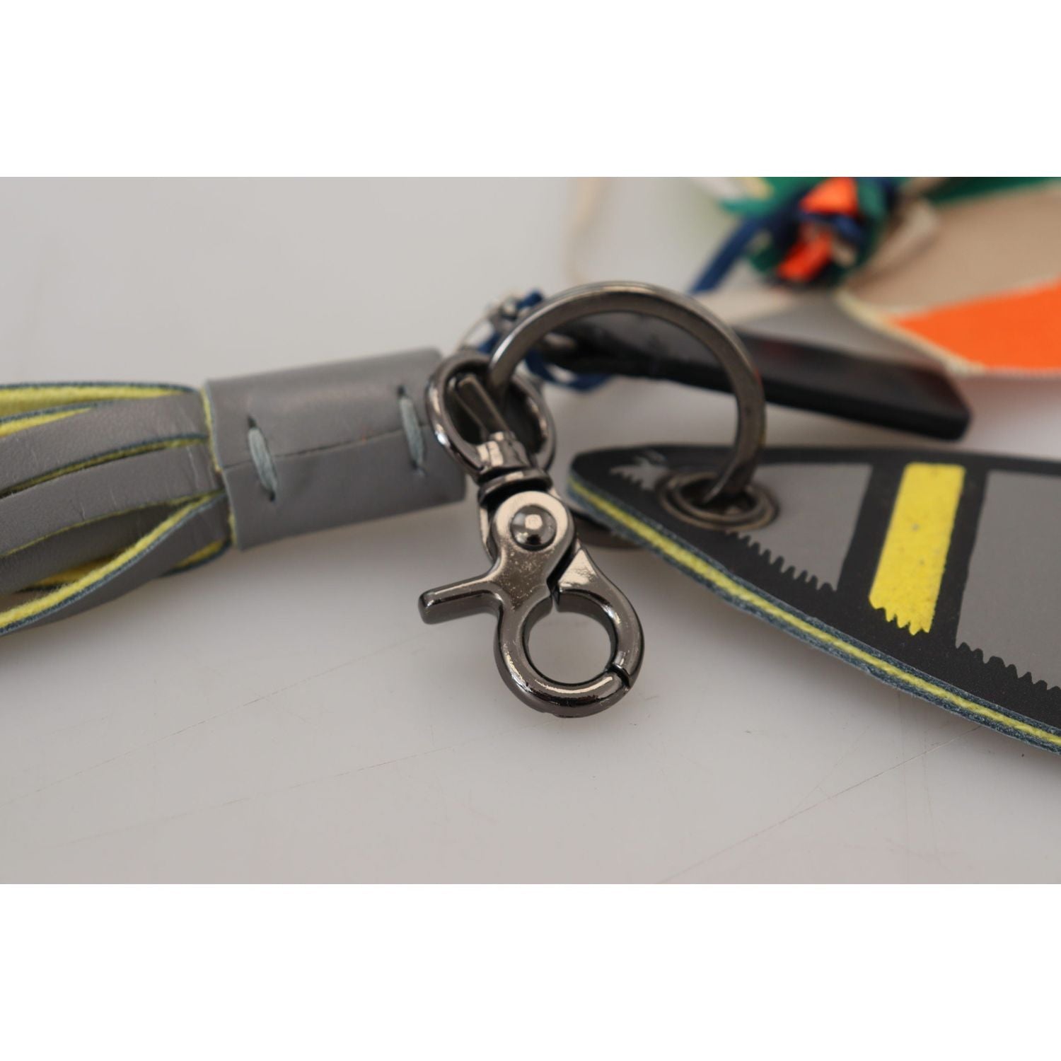 سلسلة مفاتيح وحقيبة أنيقة متعددة الألوان من MSGM