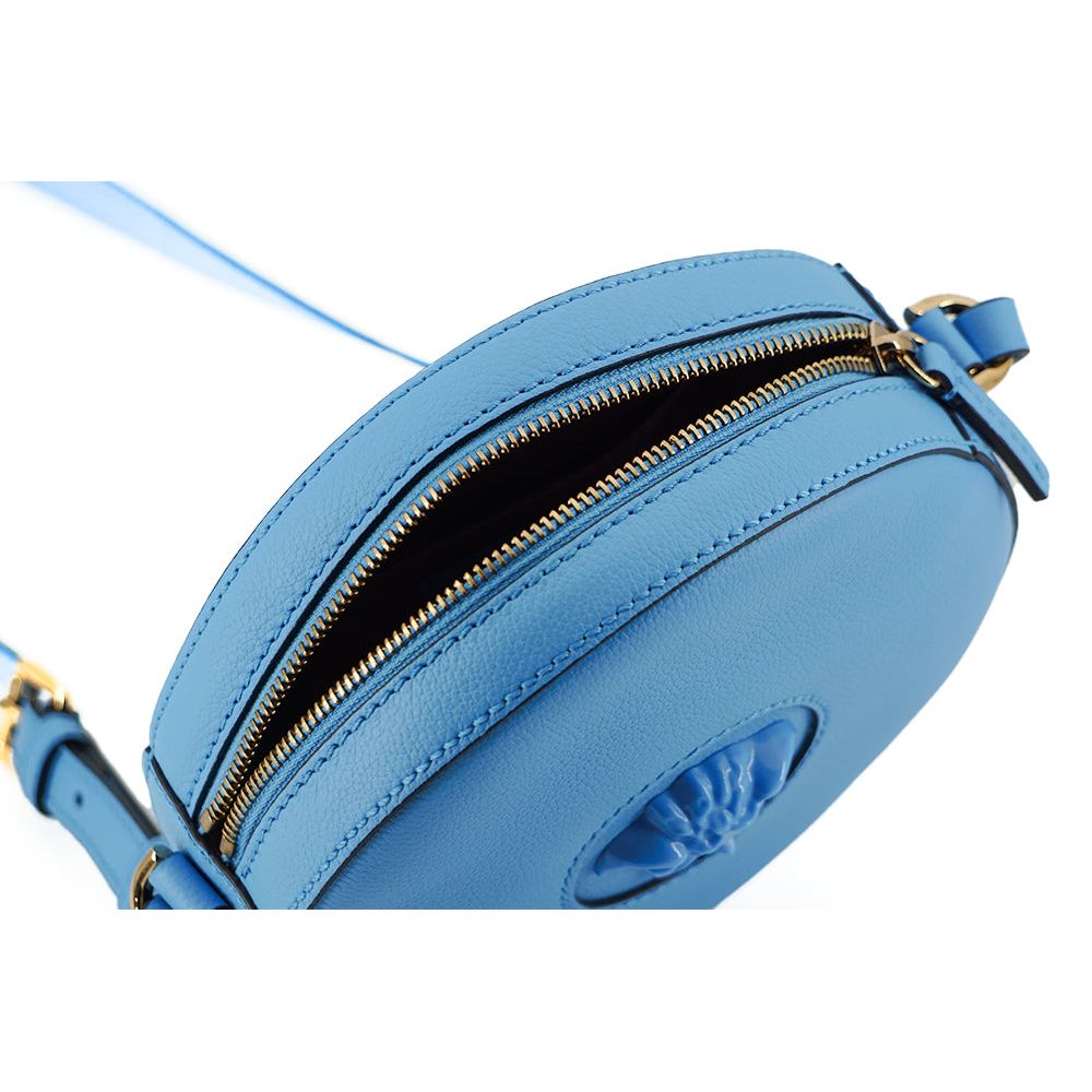 Front view with bag zipped and handles upright.