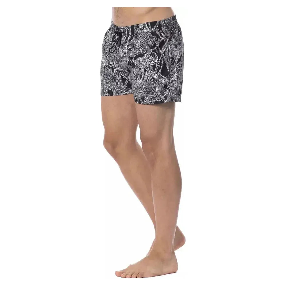 ملابس السباحة الرياضية للرجال من روبرتو كافالي باللون الأسود من البوليستر