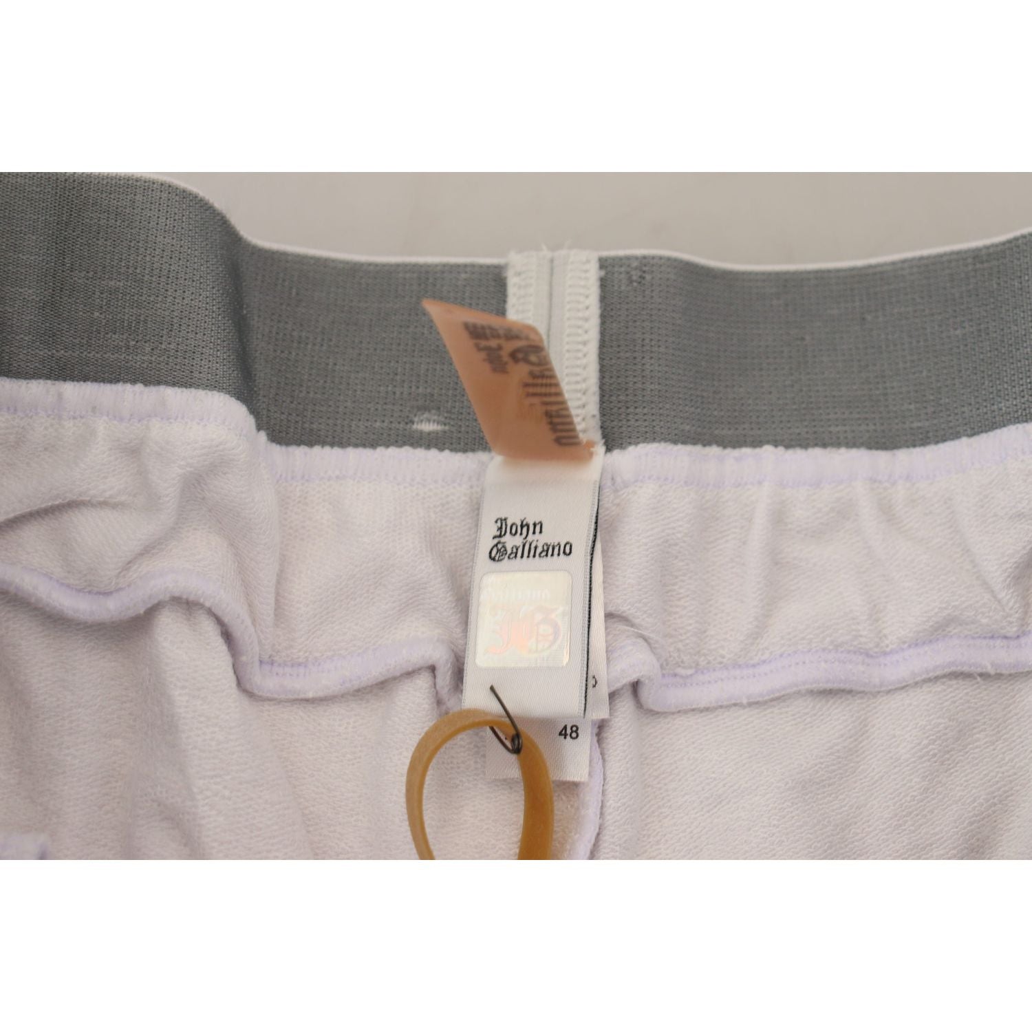 بنطال رياضي أبيض أنيق من جون جاليانو - أناقة غير رسمية