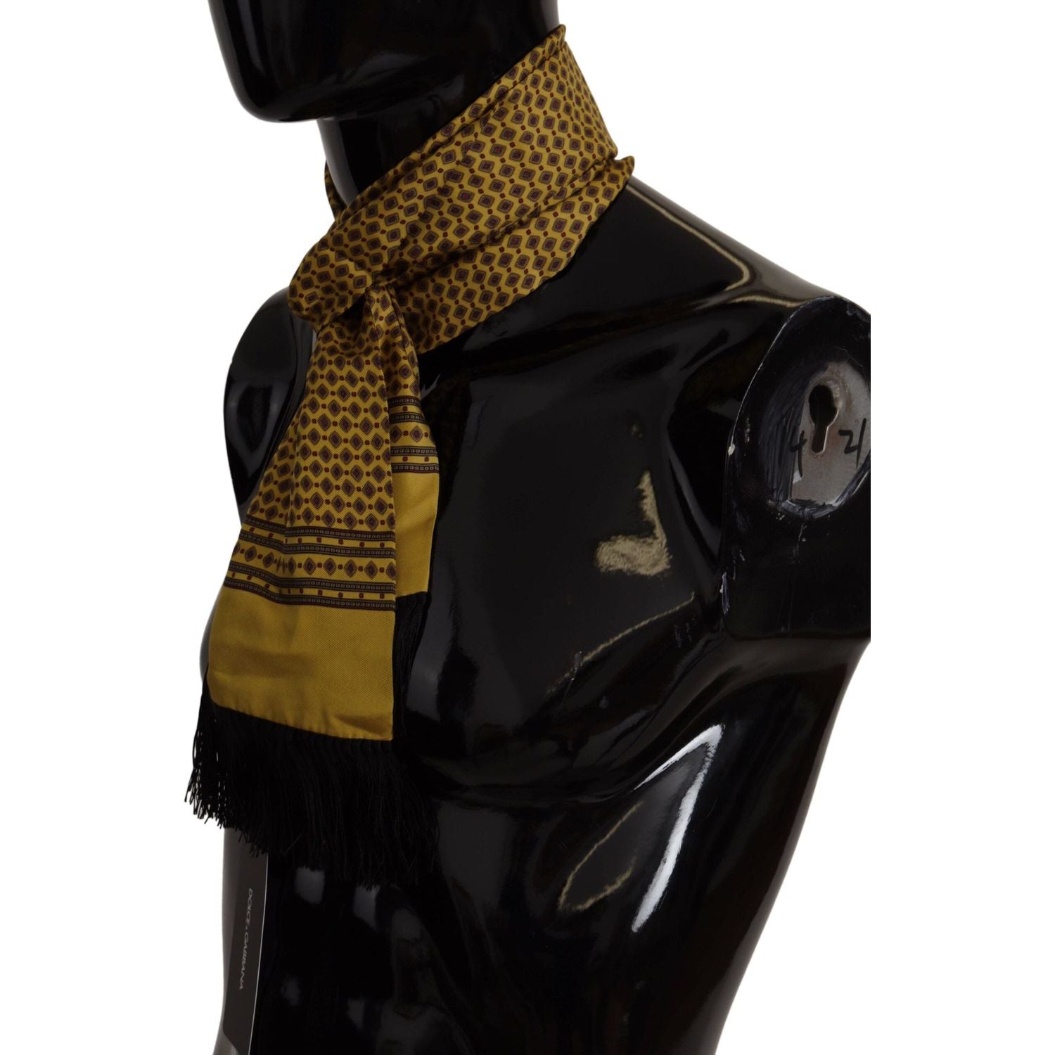 وشاح رجالي أنيق من الحرير الأصفر من دولتشي آند غابانا