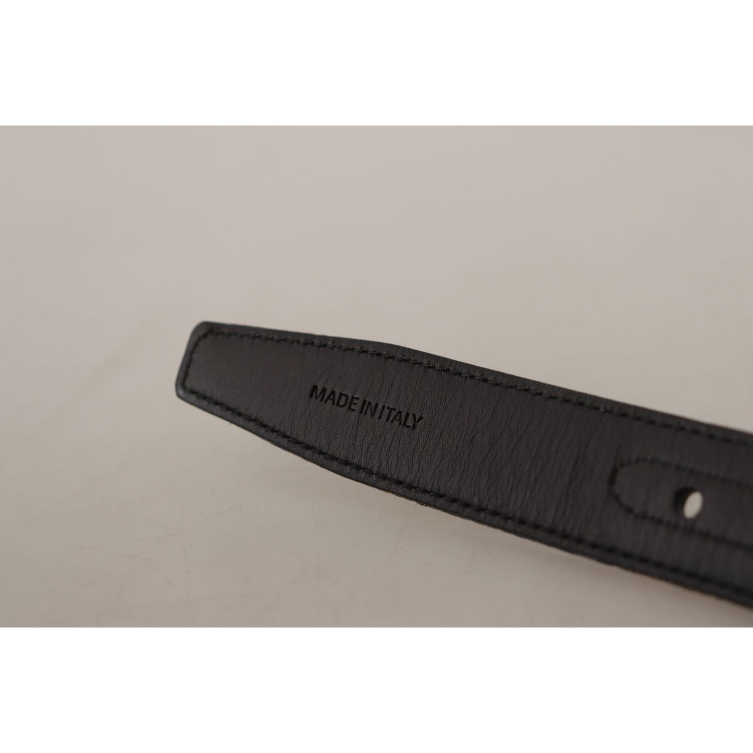 حزام جلدي أنيق باللون الأزرق الداكن من دولتشي آند غابانا