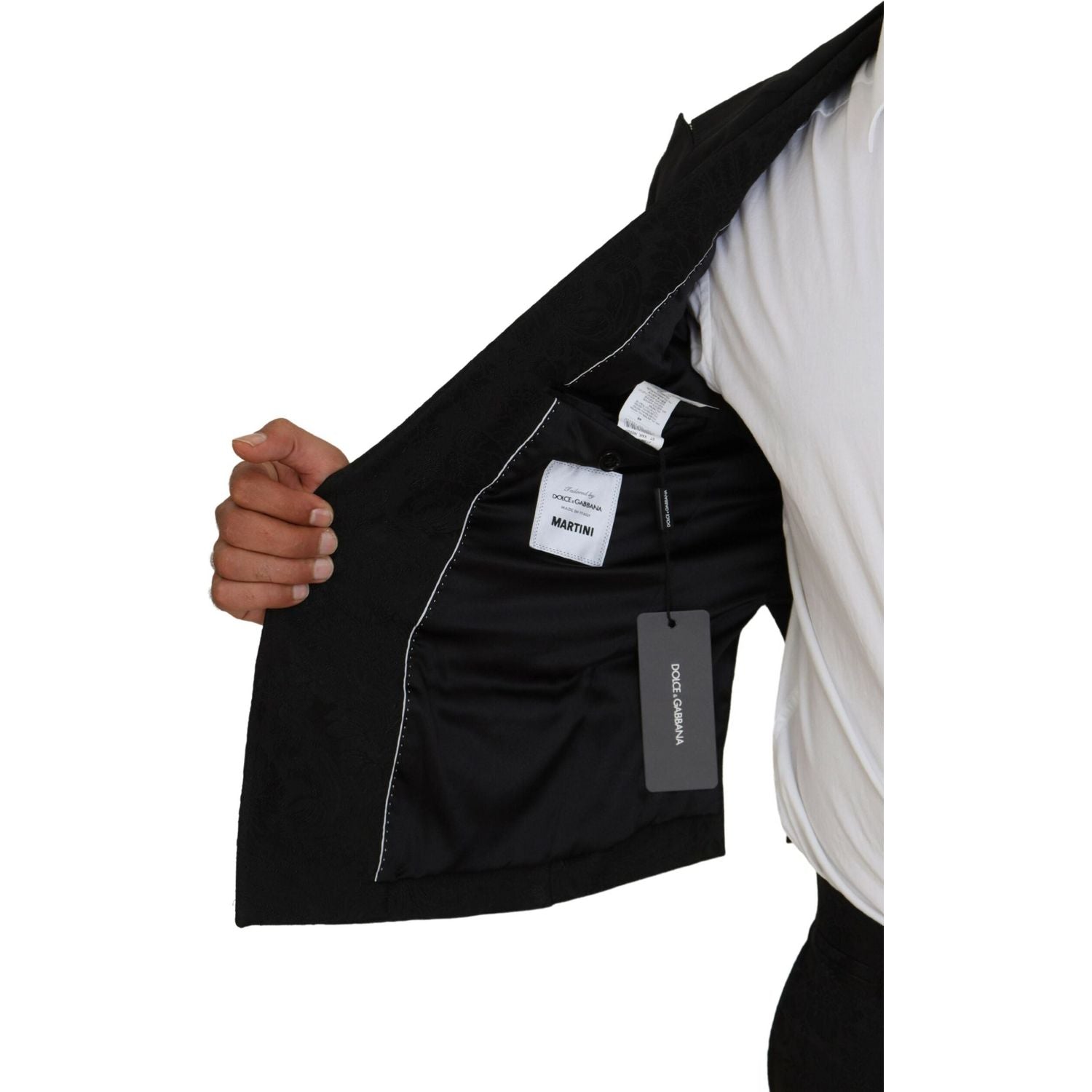 بدلة مارتيني سوداء أنيقة من دولتشي آند غابانا للرجل العصري