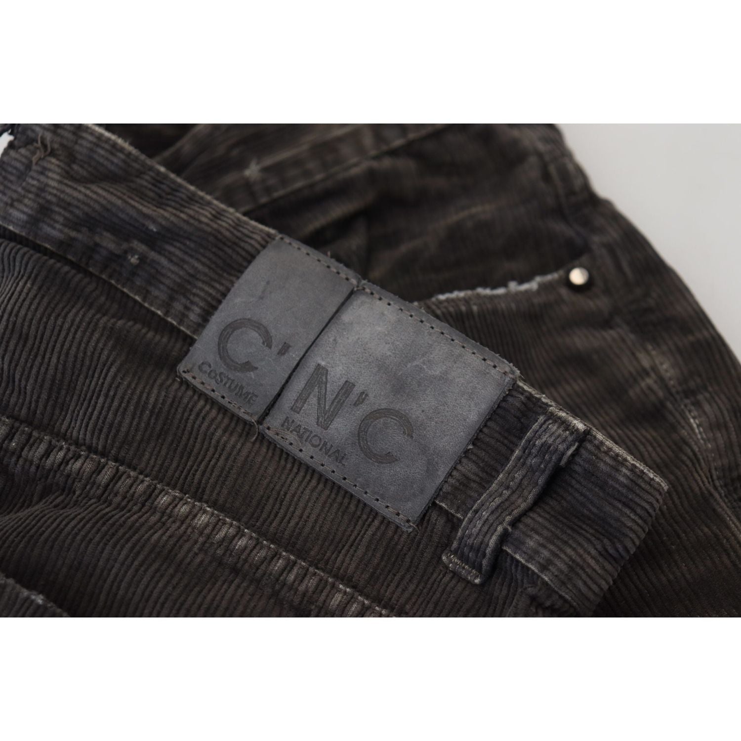 بنطلون جينز من قماش مخملي رمادي أنيق من إنتاج شركة كوستيوم ناشيونال