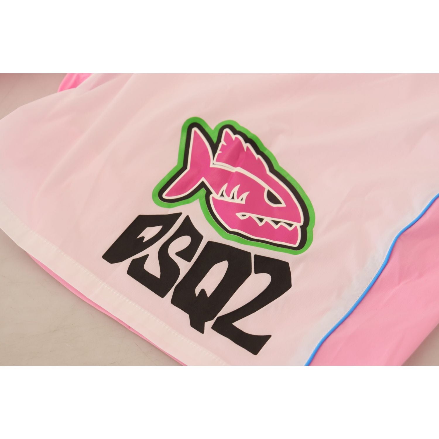 شورت سباحة أنيق بطبعة باللونين الأبيض والوردي من Dsquared²