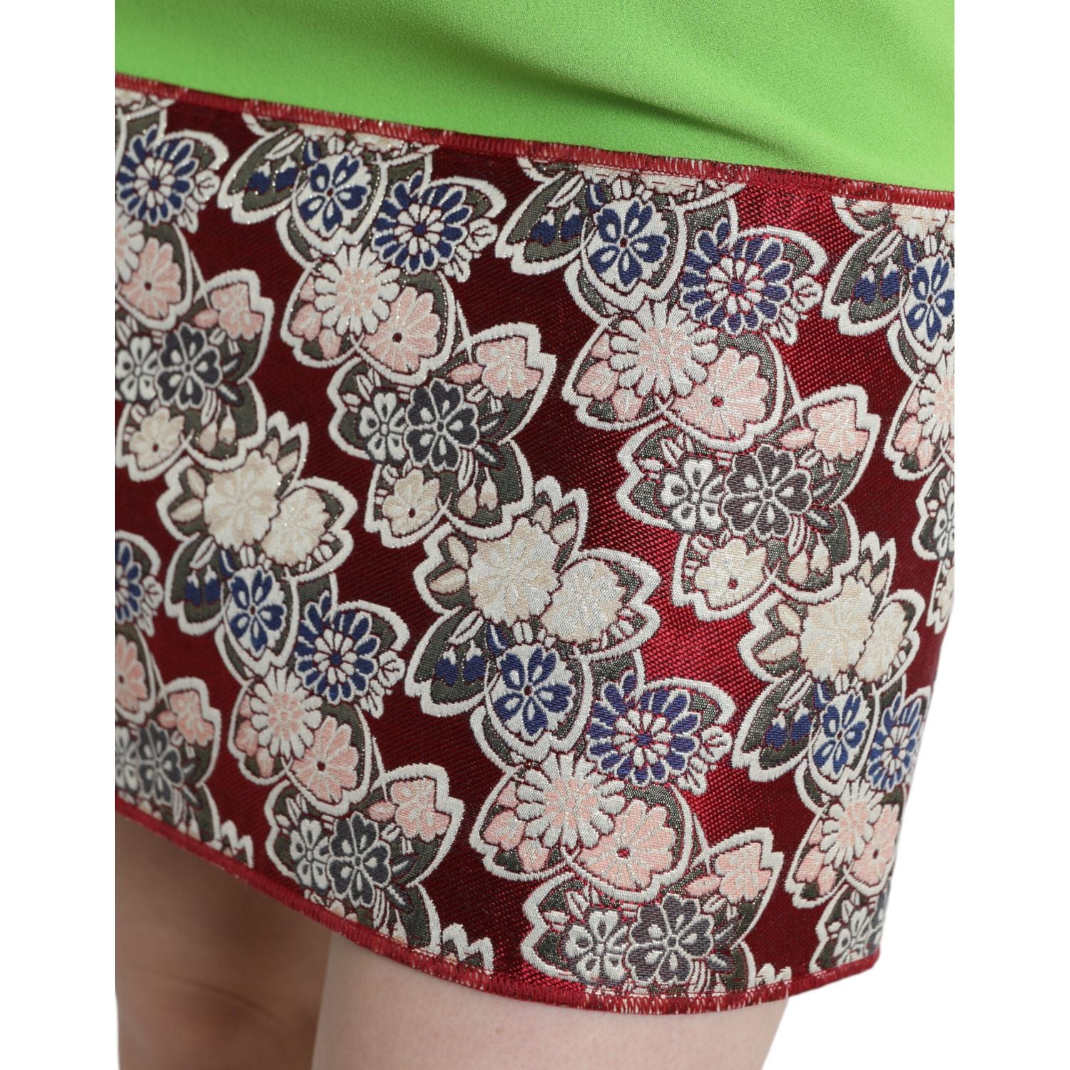 فستان دولتشي آند غابانا الأنيق باللون الأخضر التفاحي