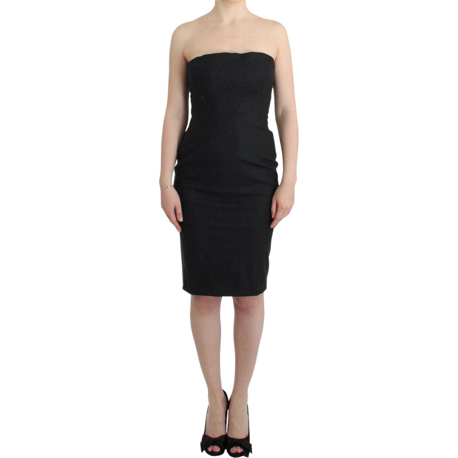 فستان رمادي أنيق بدون حمالات من كافالي مع لمسات ذهبية