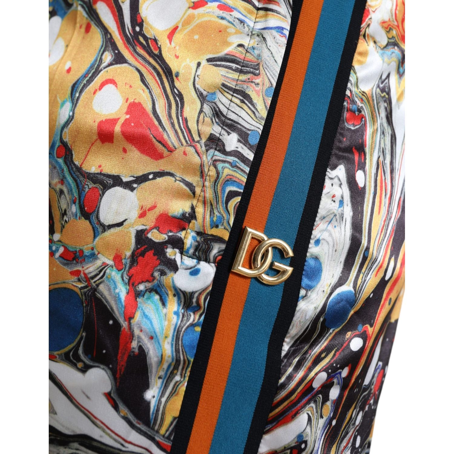 بنطال رياضي أنيق من الساتان من دولتشي آند غابانا باللون الرخامي متعدد الألوان