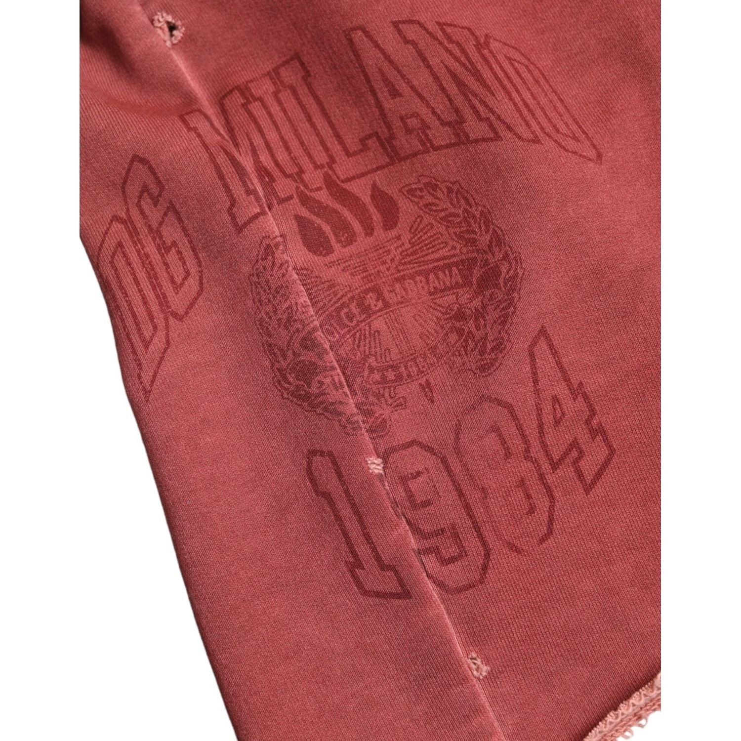 شورت رياضي أنيق باللون العنابي من تصميم دولتشي آند غابانا بخصر عالٍ