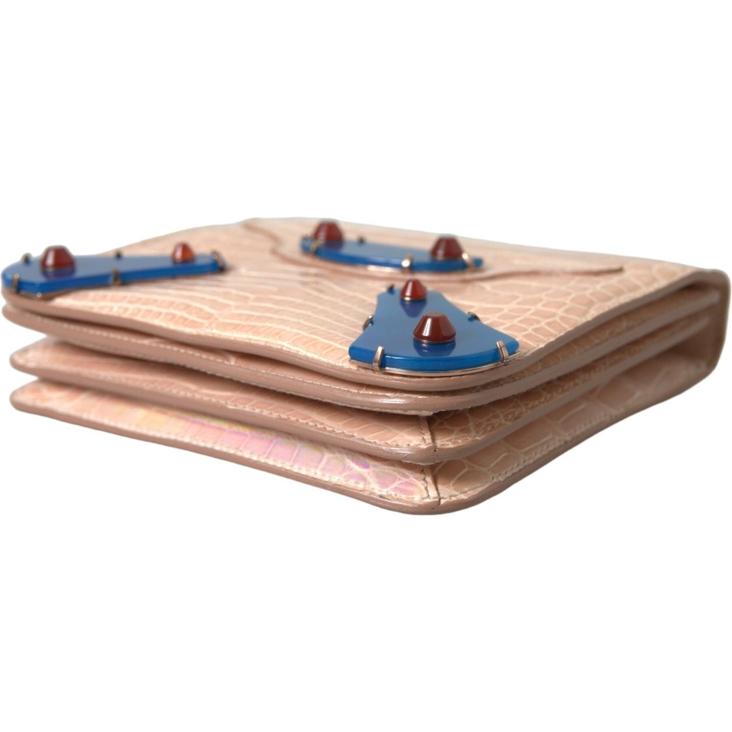 حقيبة كلاتش صغيرة أنيقة باللون البيج من Balenciaga لإطلالة مسائية أنيقة