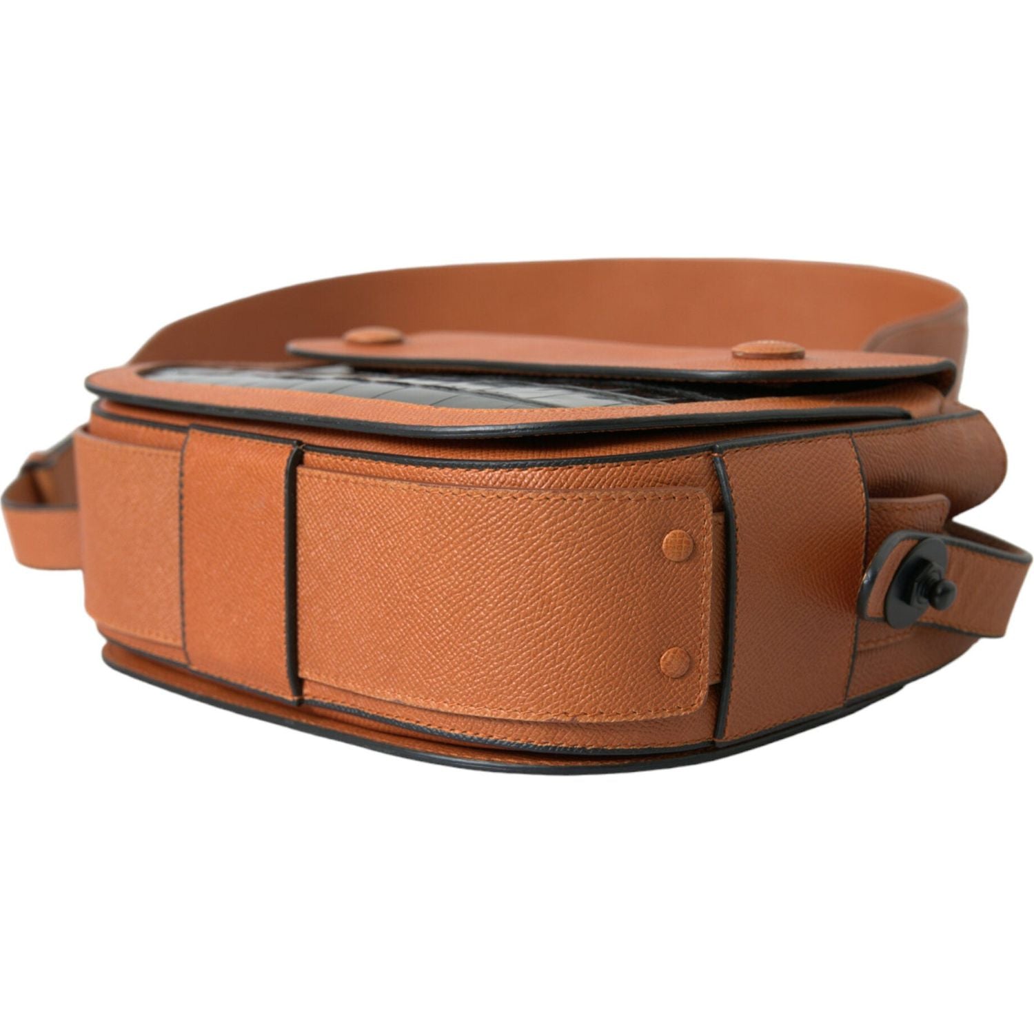 حقيبة كاميرا أنيقة من جلد التمساح من Balenciaga