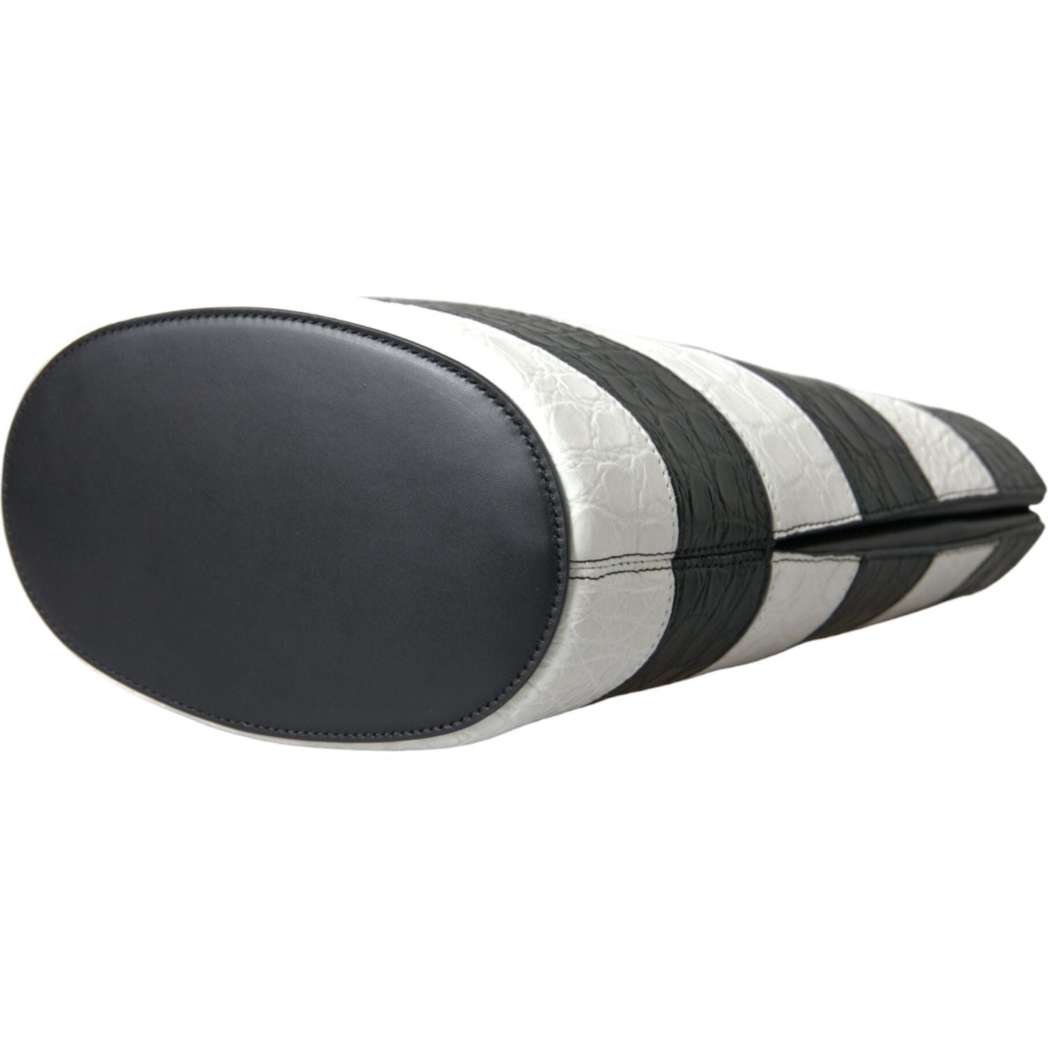 حقيبة ماكسي دلو أنيقة من جلد التمساح من Balenciaga