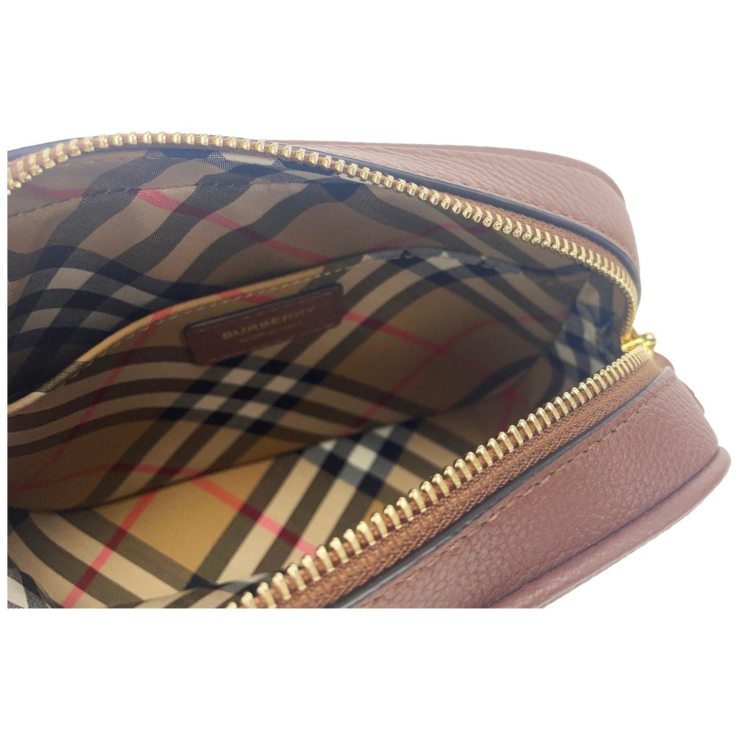 حقيبة كتف صغيرة من الجلد باللون البني من بربري مع شعار TB