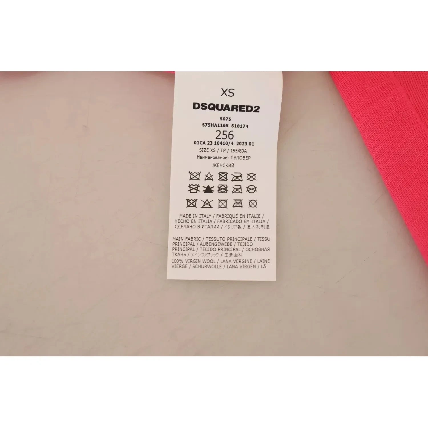 سترة كاجوال من Dsquared² باللون الوردي بأكمام طويلة وياقة مدورة