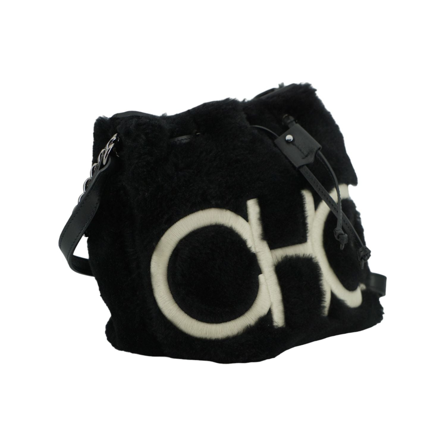 Front view with bag zipped and handles upright.