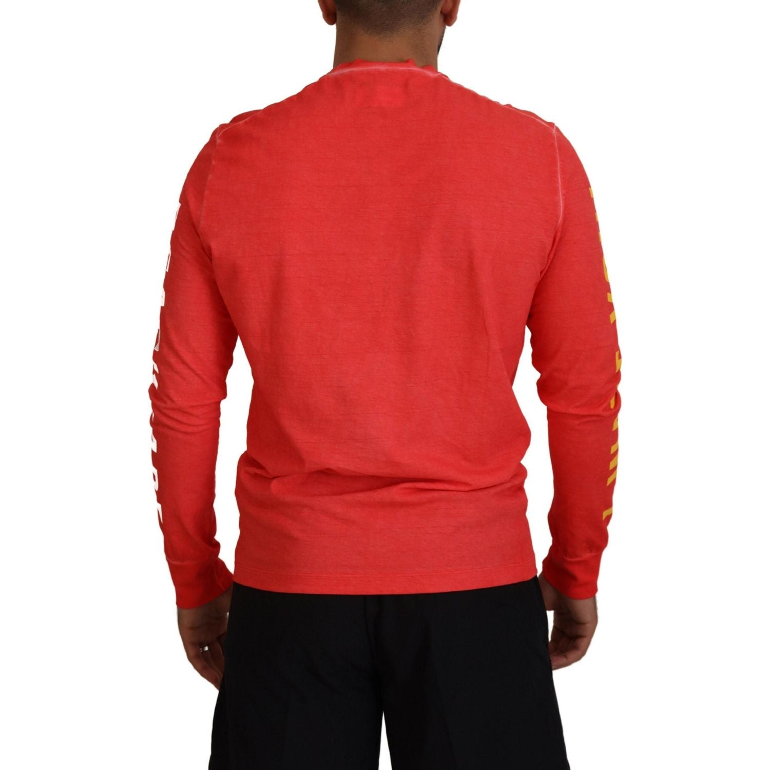 تي شيرت Dsquared² برتقالي اللون بطبعة ملونة وأكمام طويلة