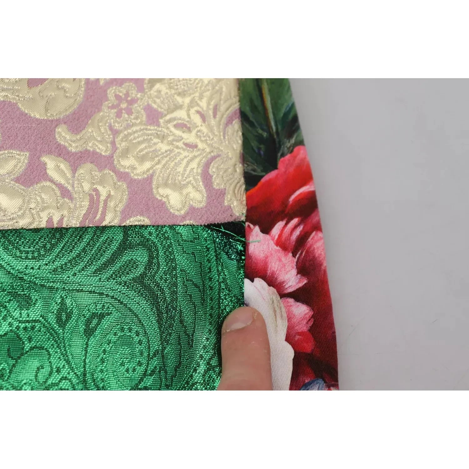 فستان قصير من دولتشي آند غابانا متعدد الألوان من الجاكار