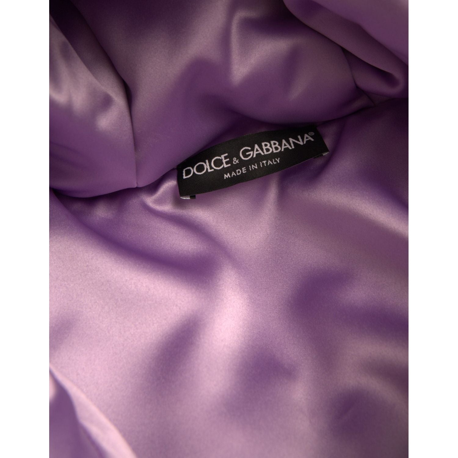 سترة منفوخة بغطاء رأس وشعار قلب متعدد الألوان من دولتشي آند غابانا