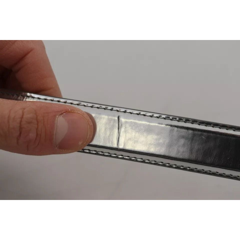 حزام دولتشي آند غابانا المصنوع من الجلد الفضي بمشبك معدني