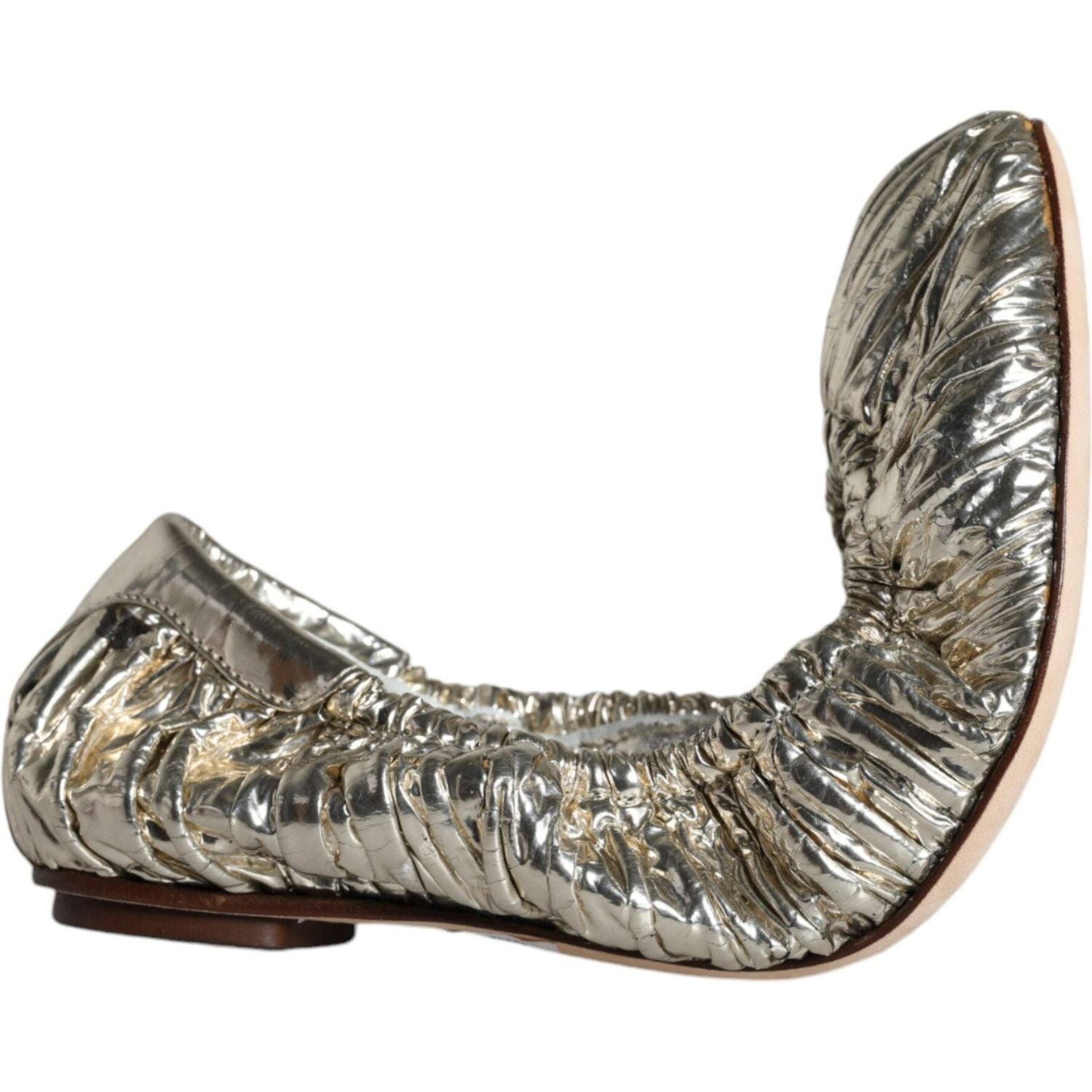 حذاء باليه مسطح من الجلد اللامع باللون الفضي من دولتشي آند غابانا