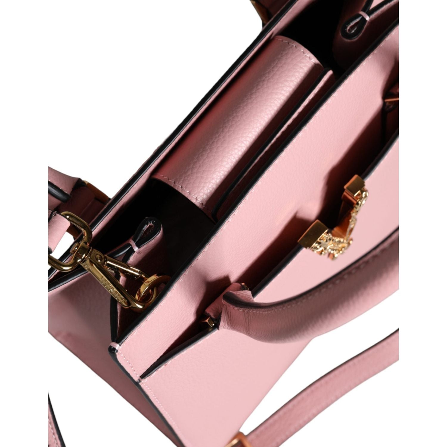 حقيبة كروس بودي صغيرة من فيرساتشي باللون الوردي بمقبض علوي من جلد العجل الحبيبي