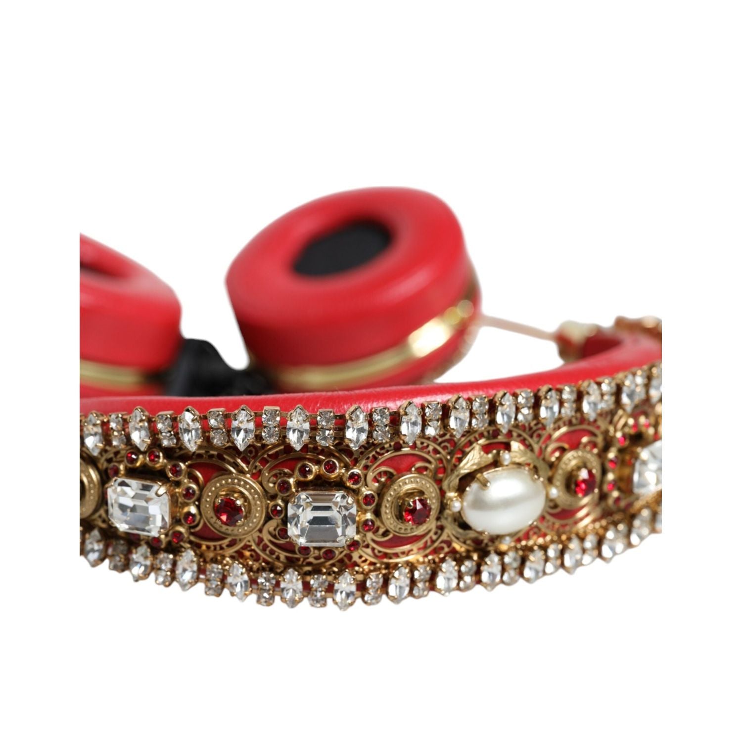 سماعات رأس دولتشي آند غابانا المصنوعة من جلد النابا باللون الأحمر والمزينة بالكريستال