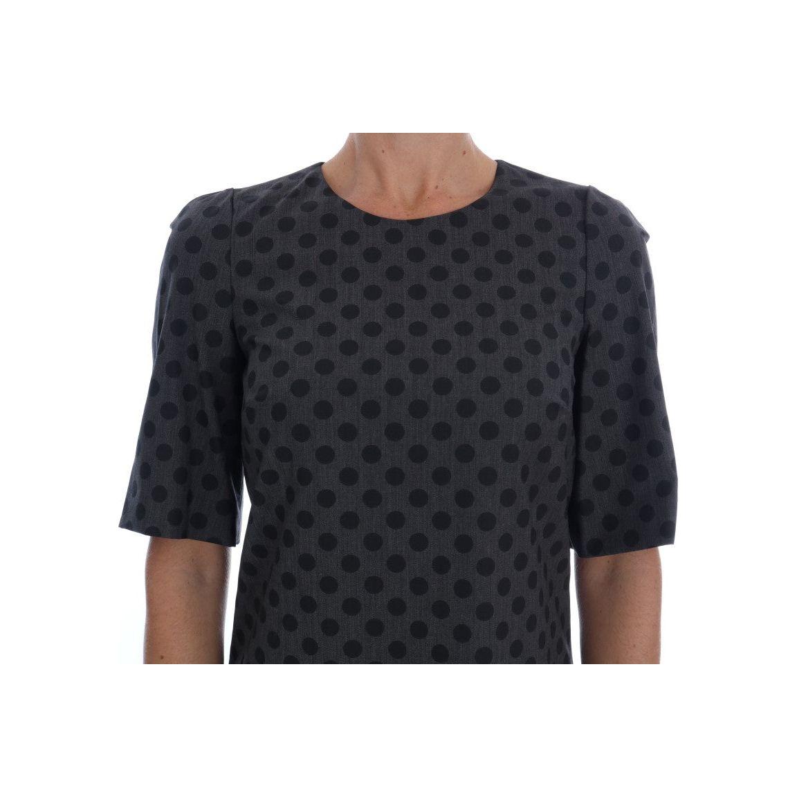 فستان من مزيج الصوف من دولتشي آند غابانا بتصميم منقط أنيق