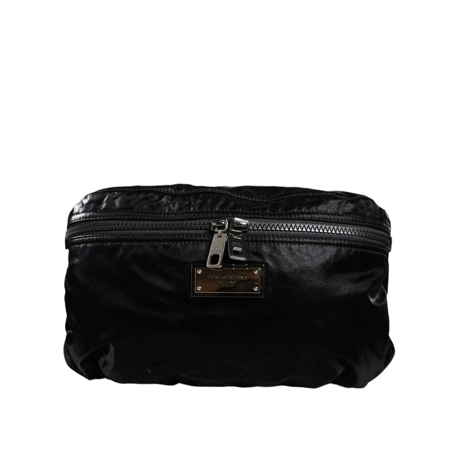 Front view with bag zipped and handles upright.