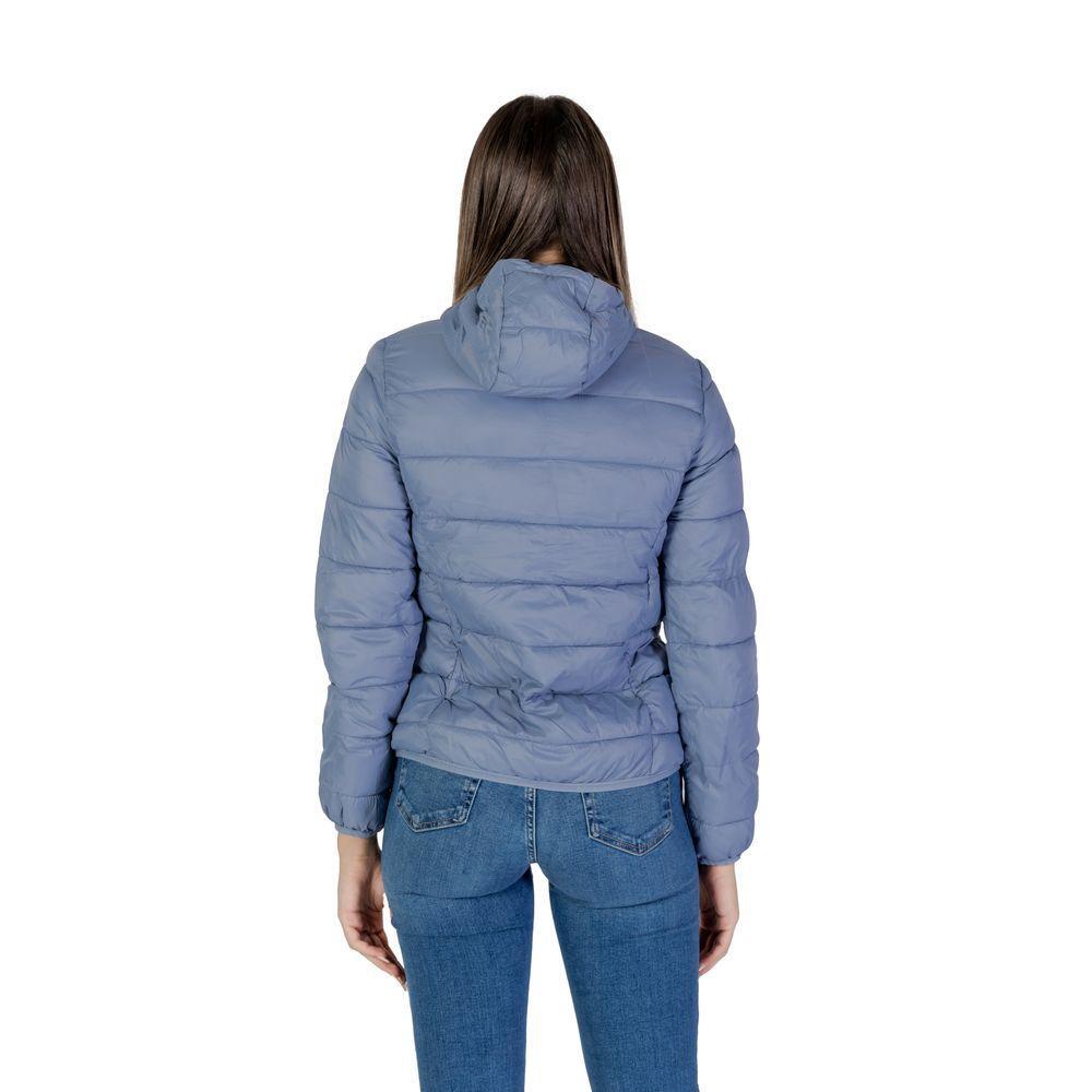 Front view with bag zipped and handles upright.