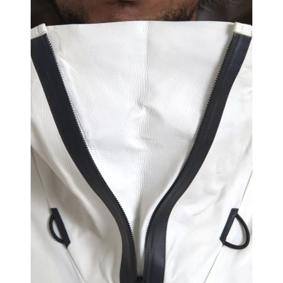 Front view with bag zipped and handles upright.
