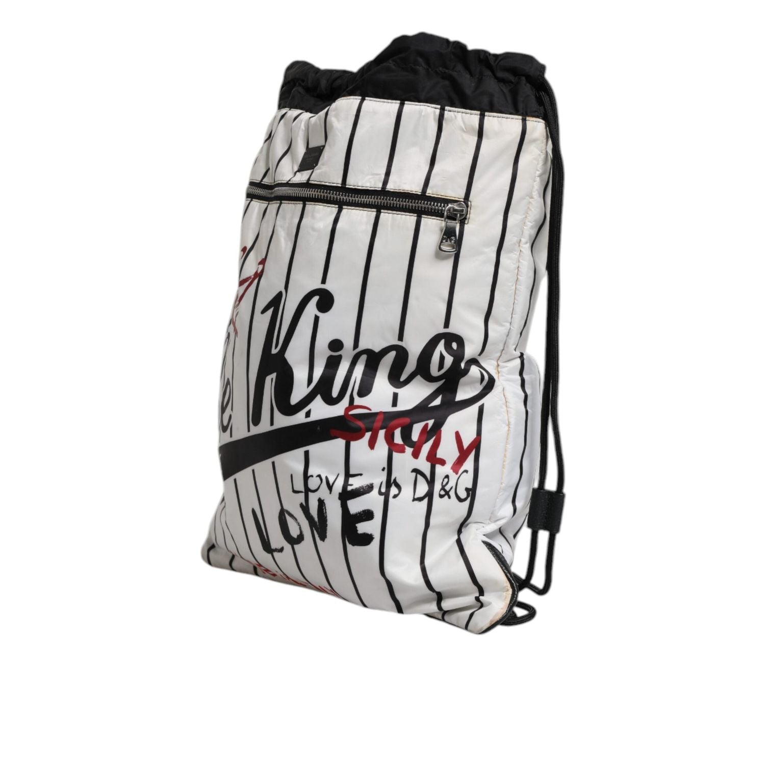 Front view with bag zipped and handles upright.