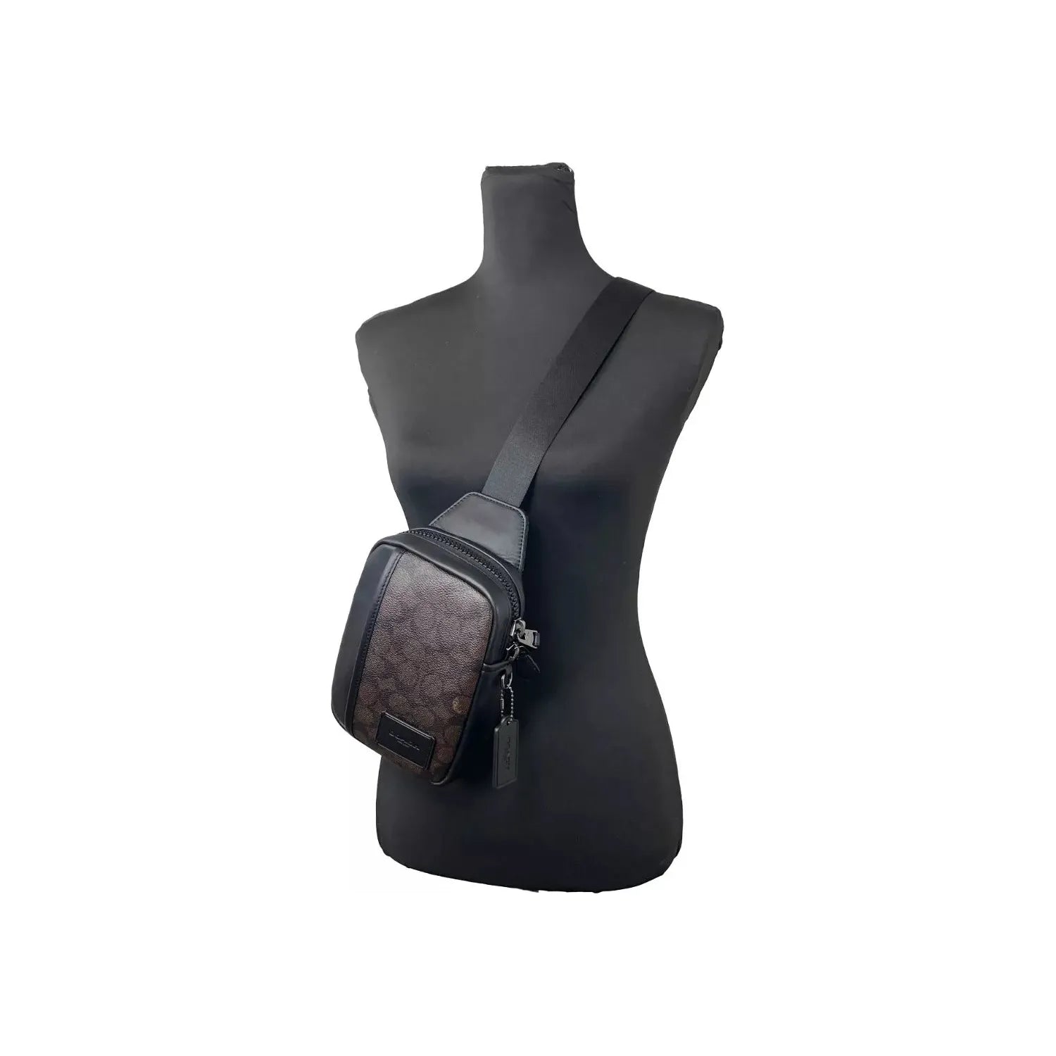 Front view with bag zipped and handles upright.