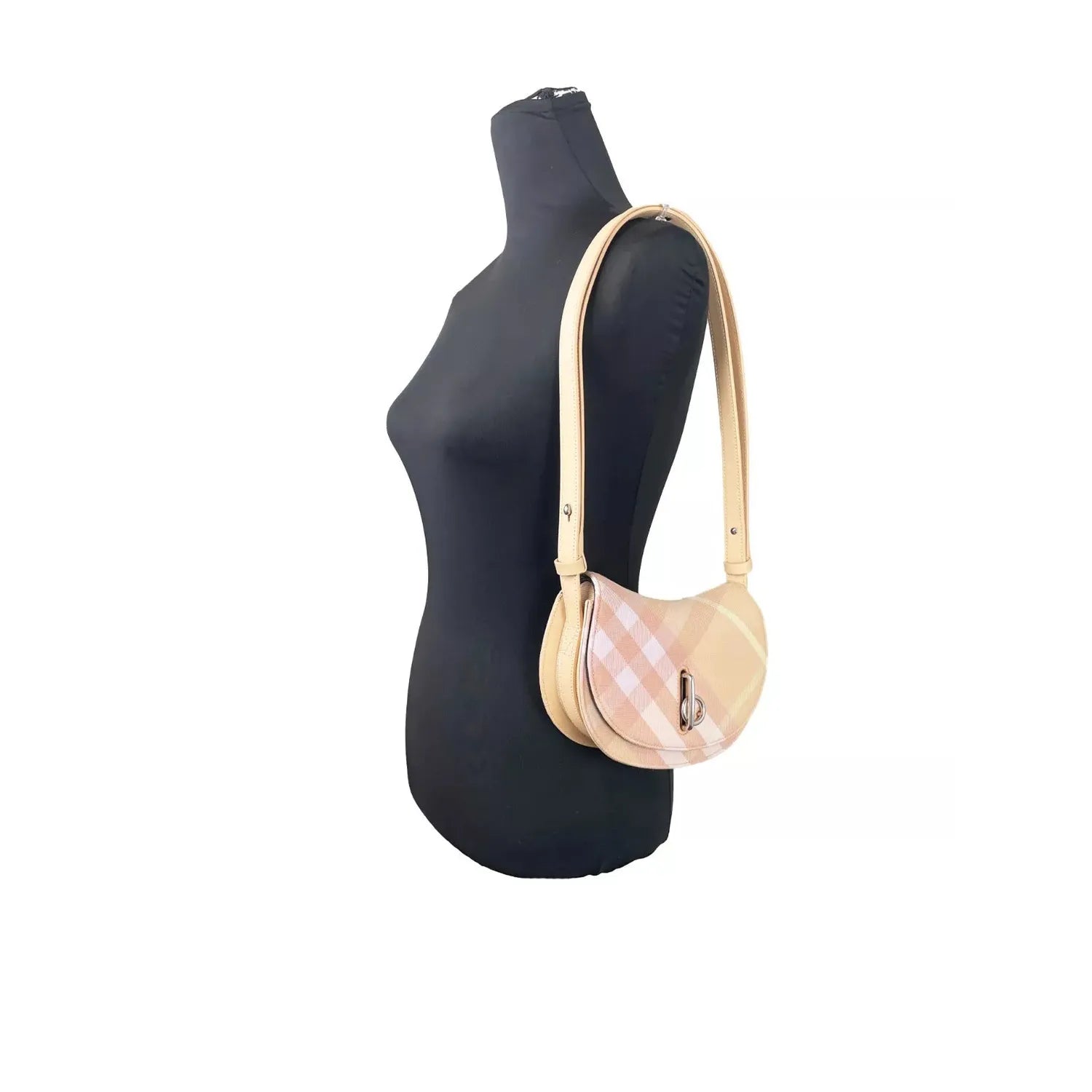 Front view with bag zipped and handles upright.