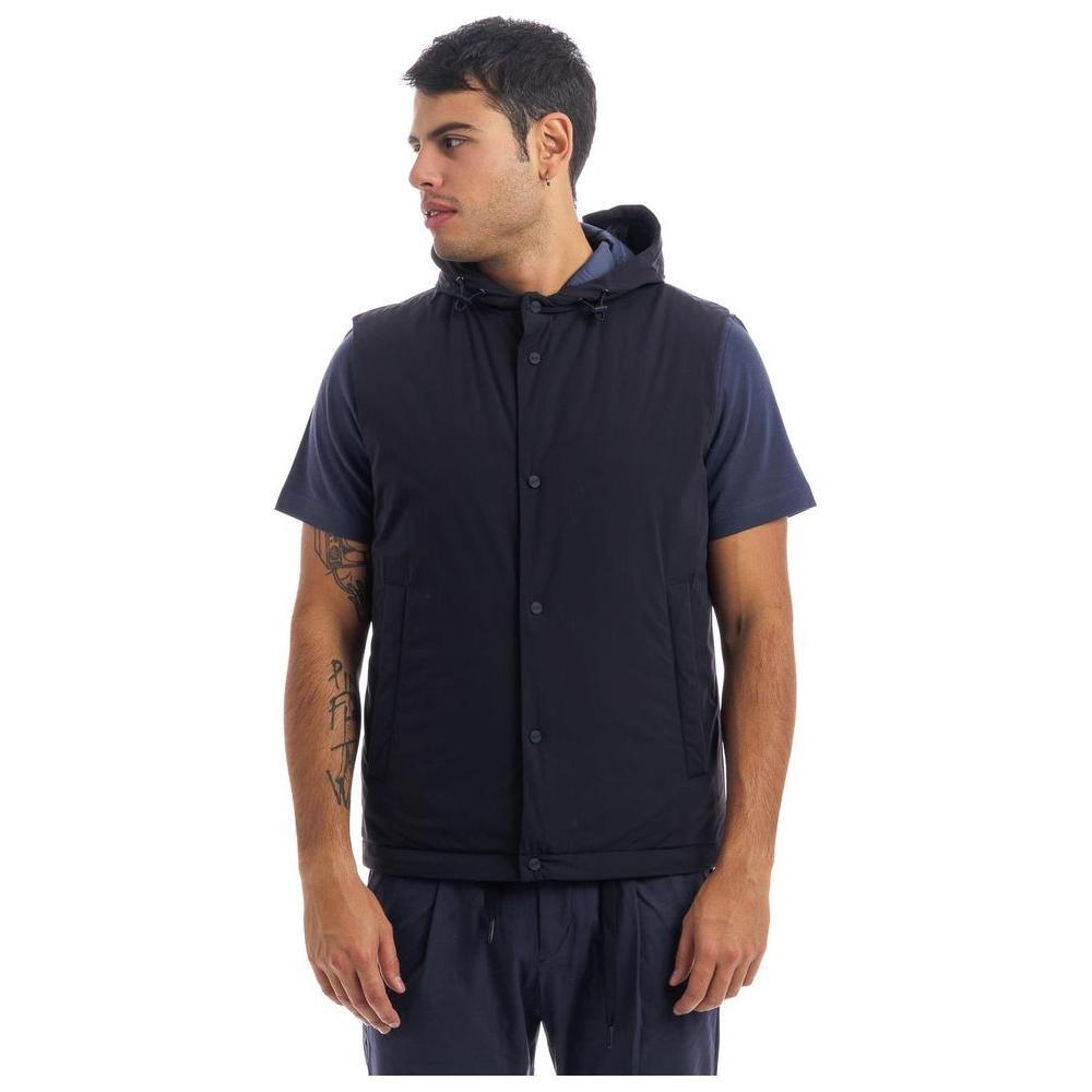 Front view with bag zipped and handles upright.