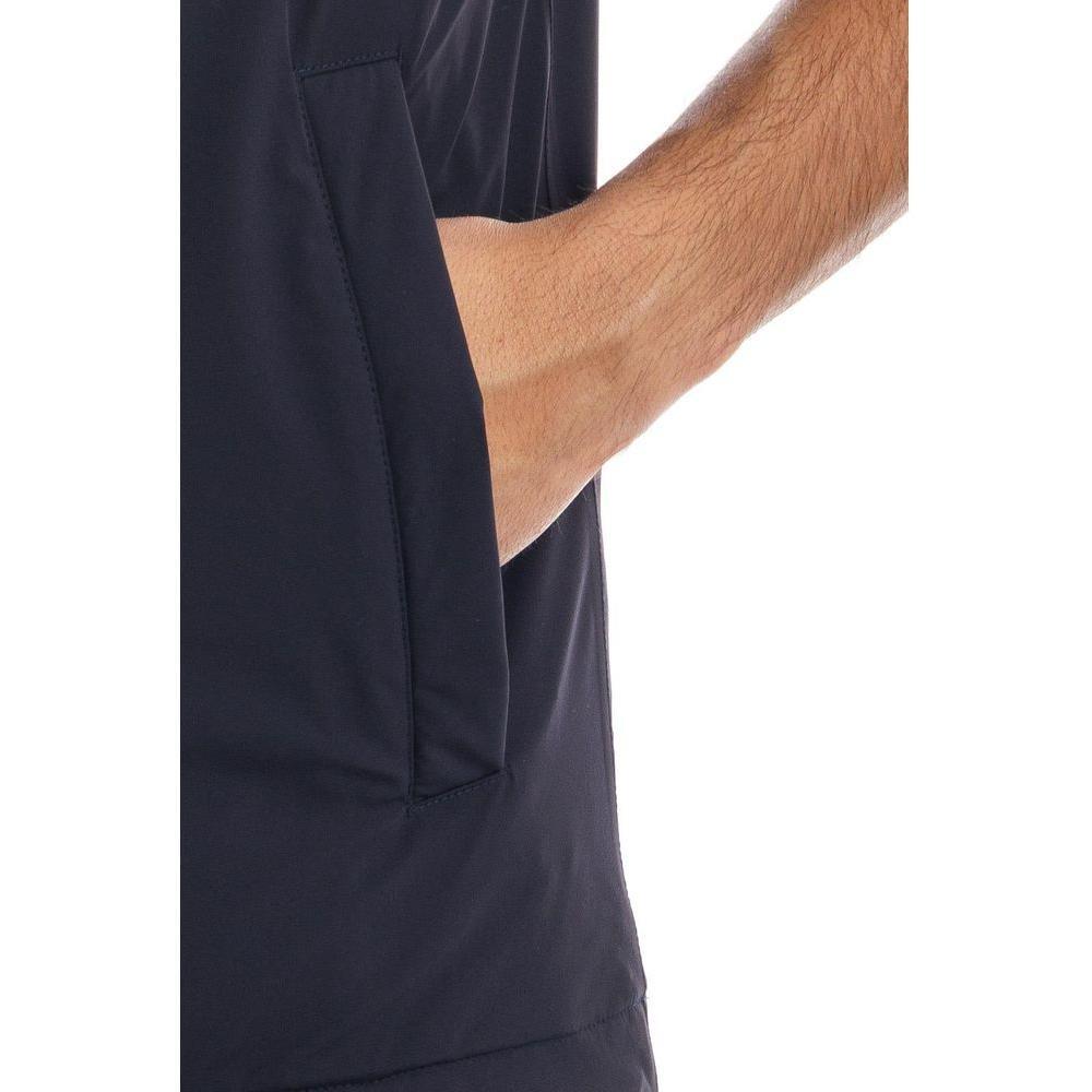 Front view with bag zipped and handles upright.