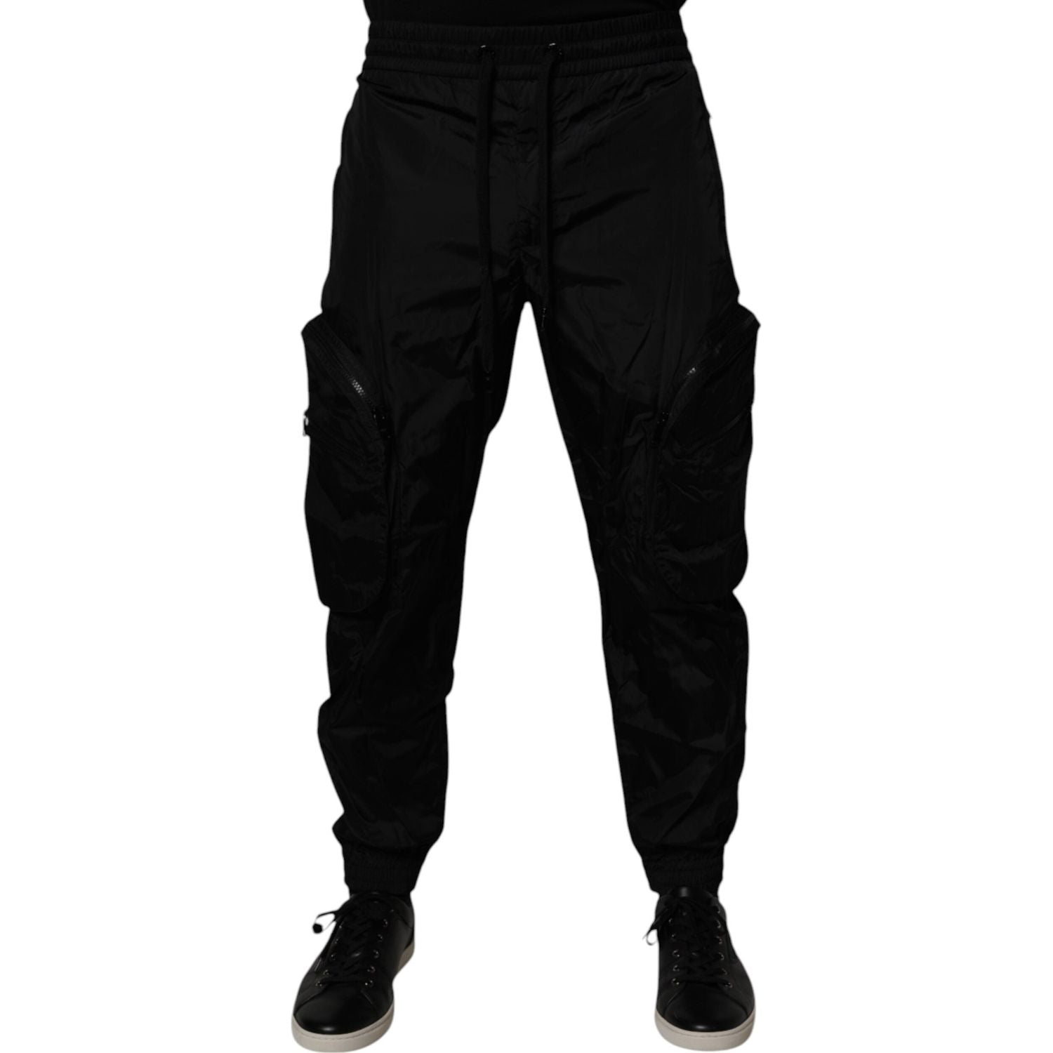Front view with bag zipped and handles upright.