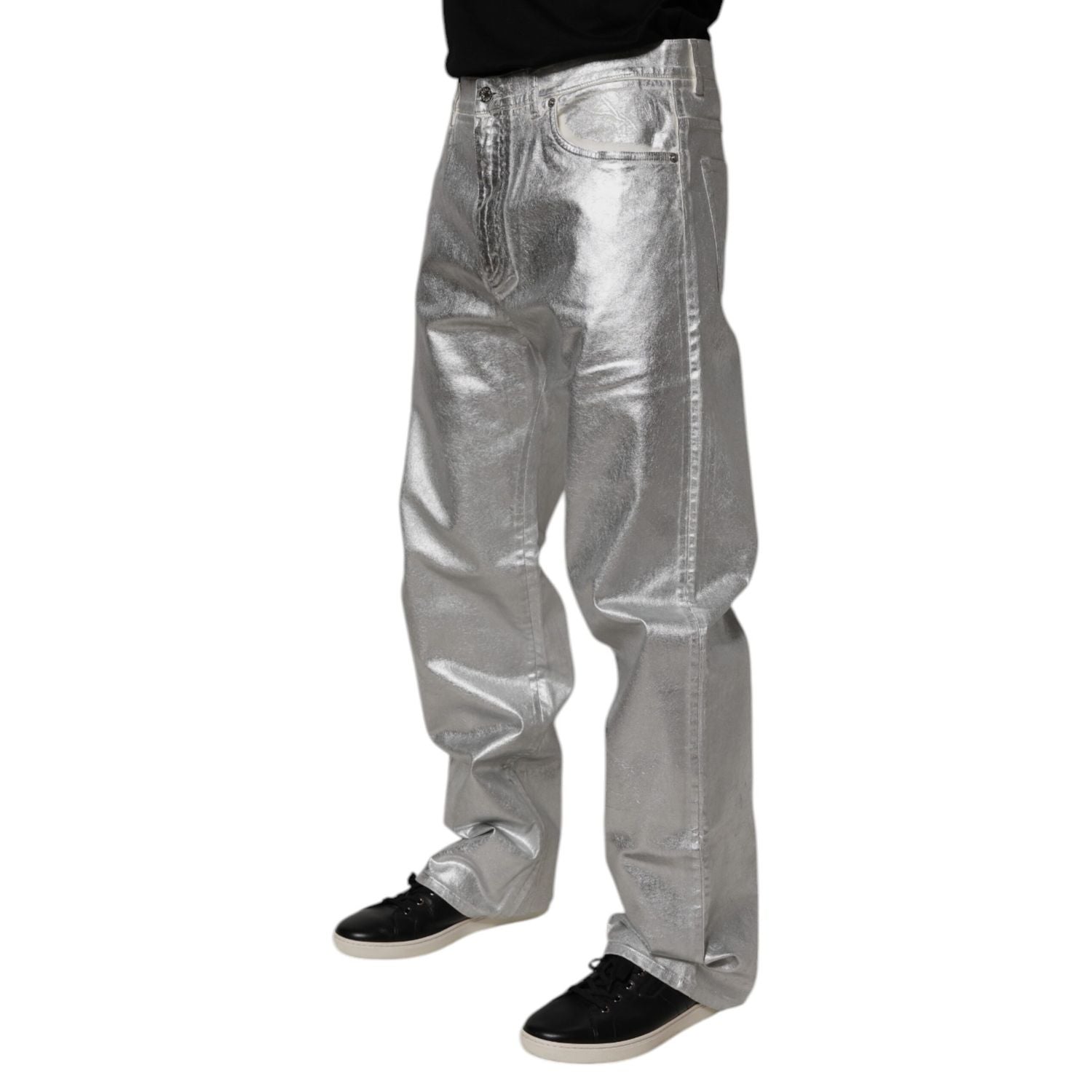 Front view with bag zipped and handles upright.