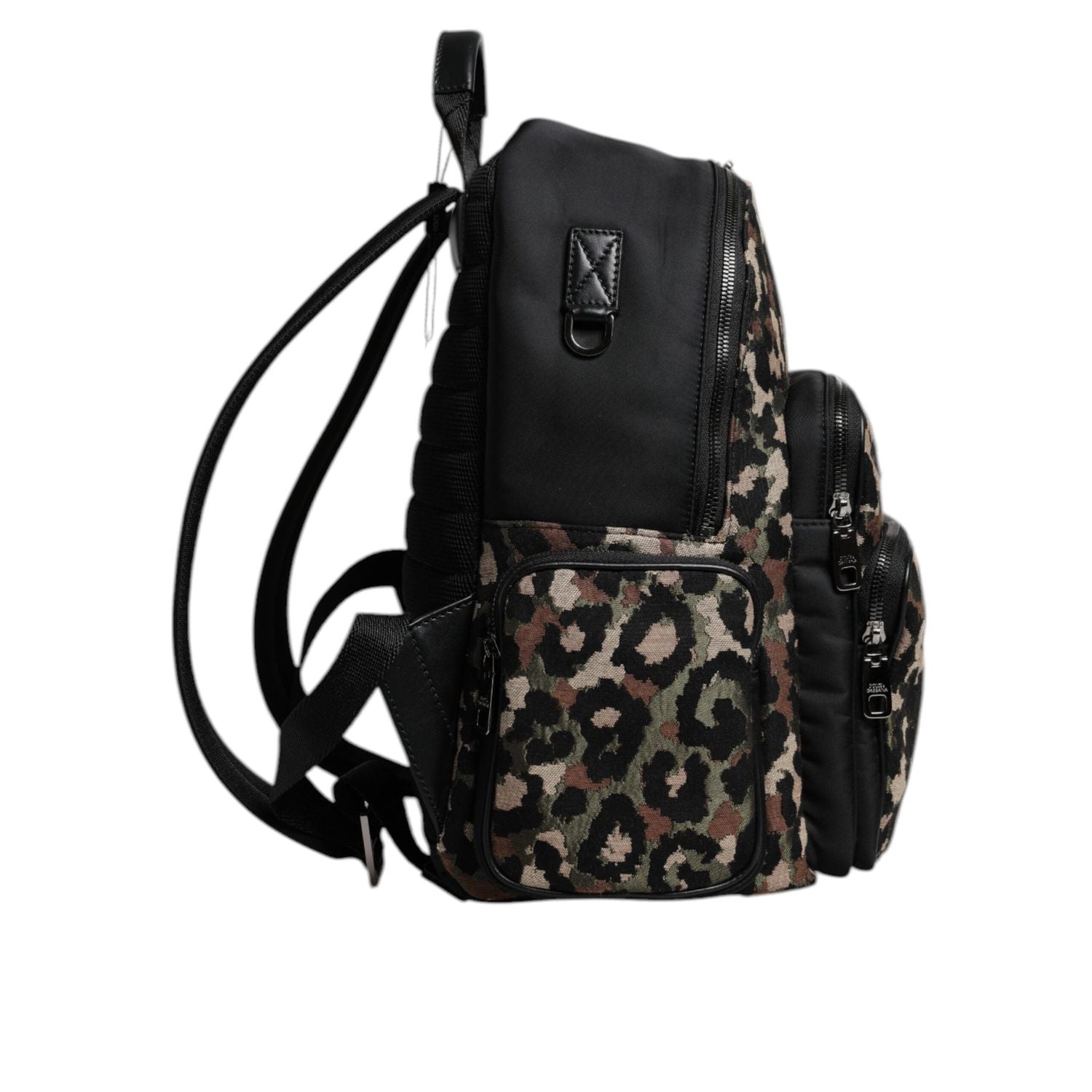 Front view with bag zipped and handles upright.